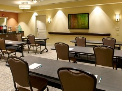 Homewood By Hilton Pittsburgh Airport/robinson Mall Area